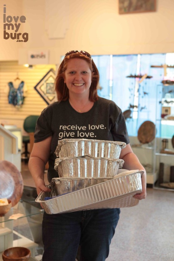 volunteer carrying food