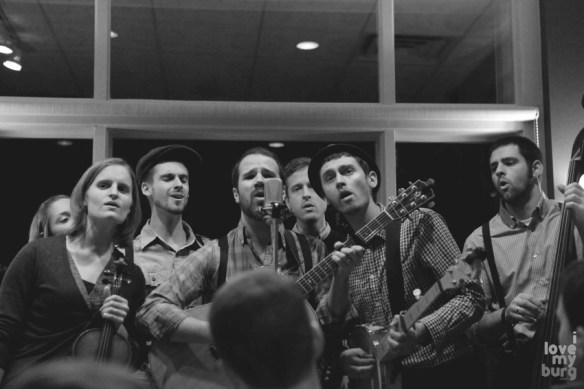 walking roots band BW