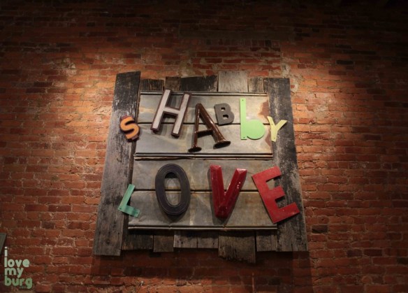 shabby love sign