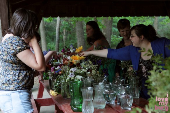 sparrow floral design table